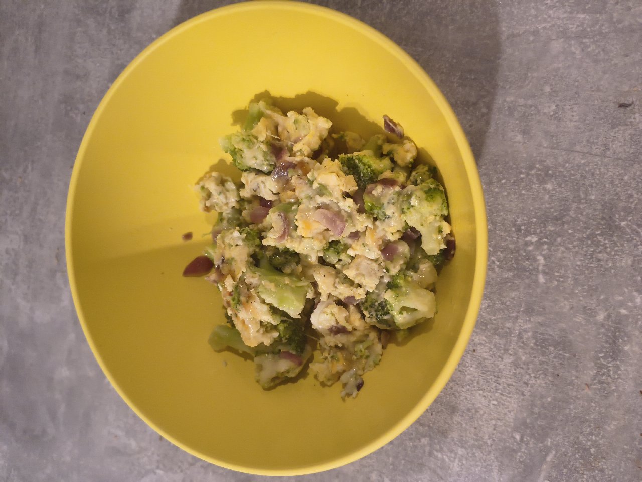 Broccoli Scrambled Eggs with Red Onions