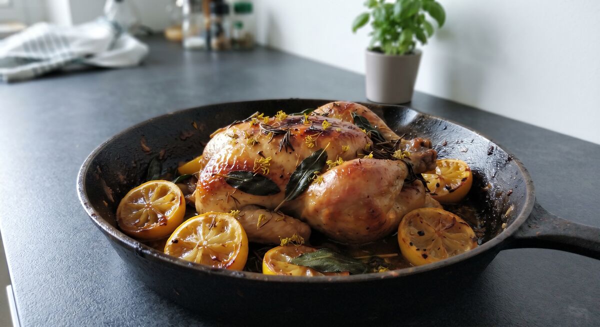 Pollo succoso in padella
