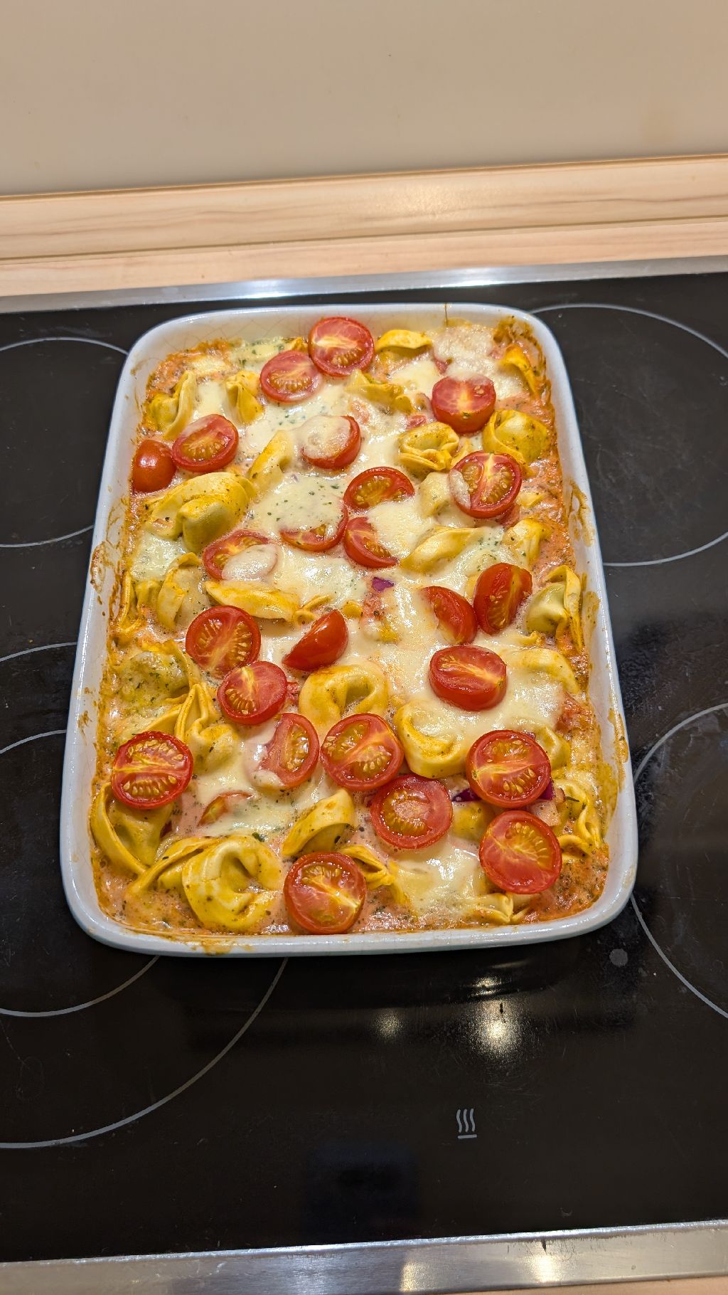 Oven-baked Tortellini with Tomato and Mozzarella
