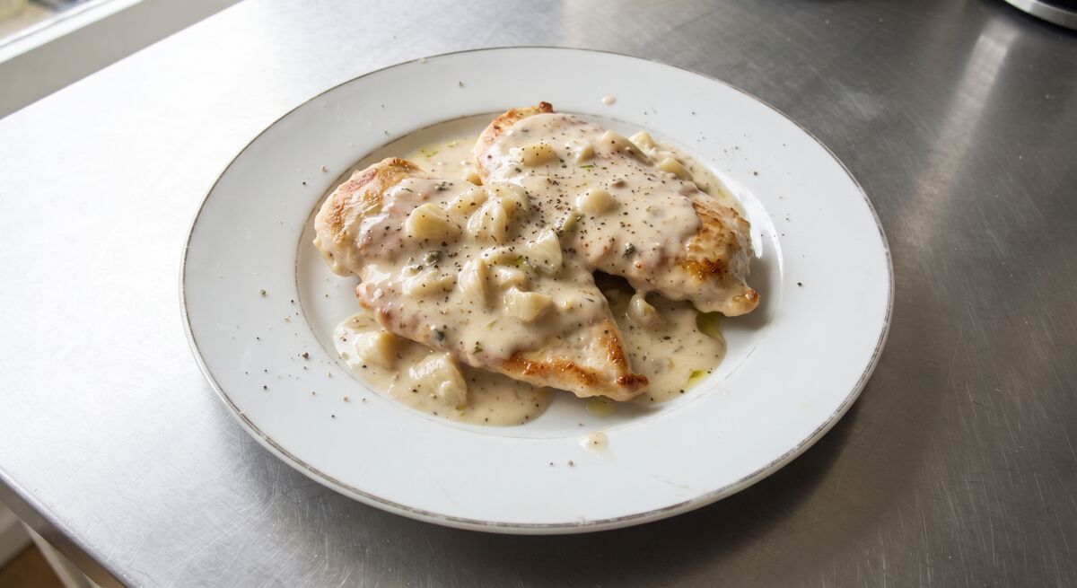 Pollo cremoso al ajo