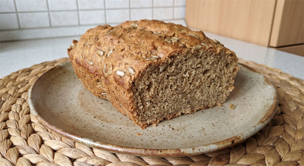 Low-Carb-Brot mit Sonnenblumenkernen
