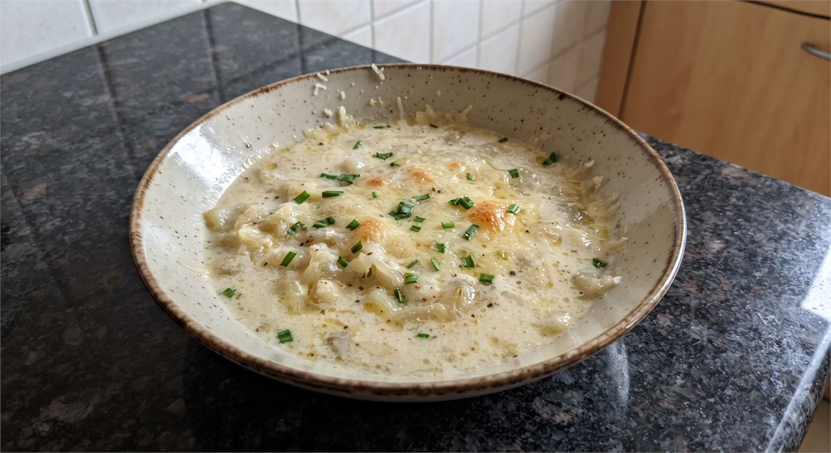 Garlic soup with Parmesan