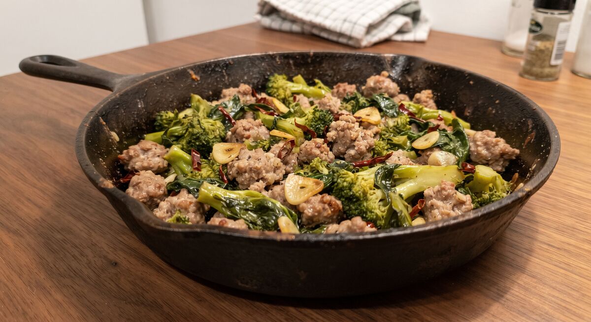 Salsiccia met broccoli uit de pan