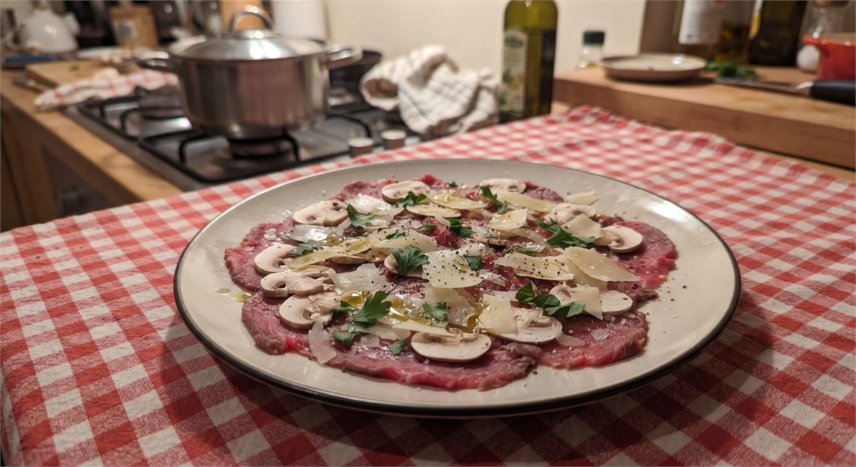 Carpaccio with mushrooms and Parmesan